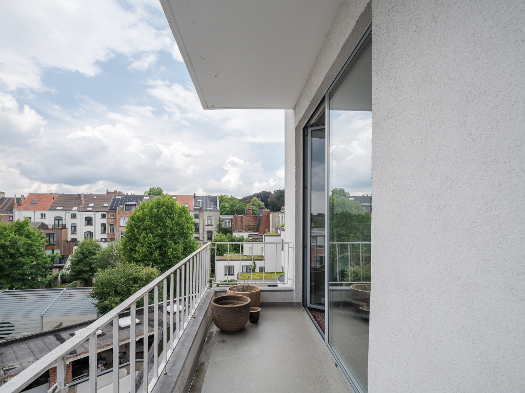 Uniek 2-slaapkamerappartement ontworpen door Fabiaan Van Severen - Gent-Sint Pieters - photo 5
