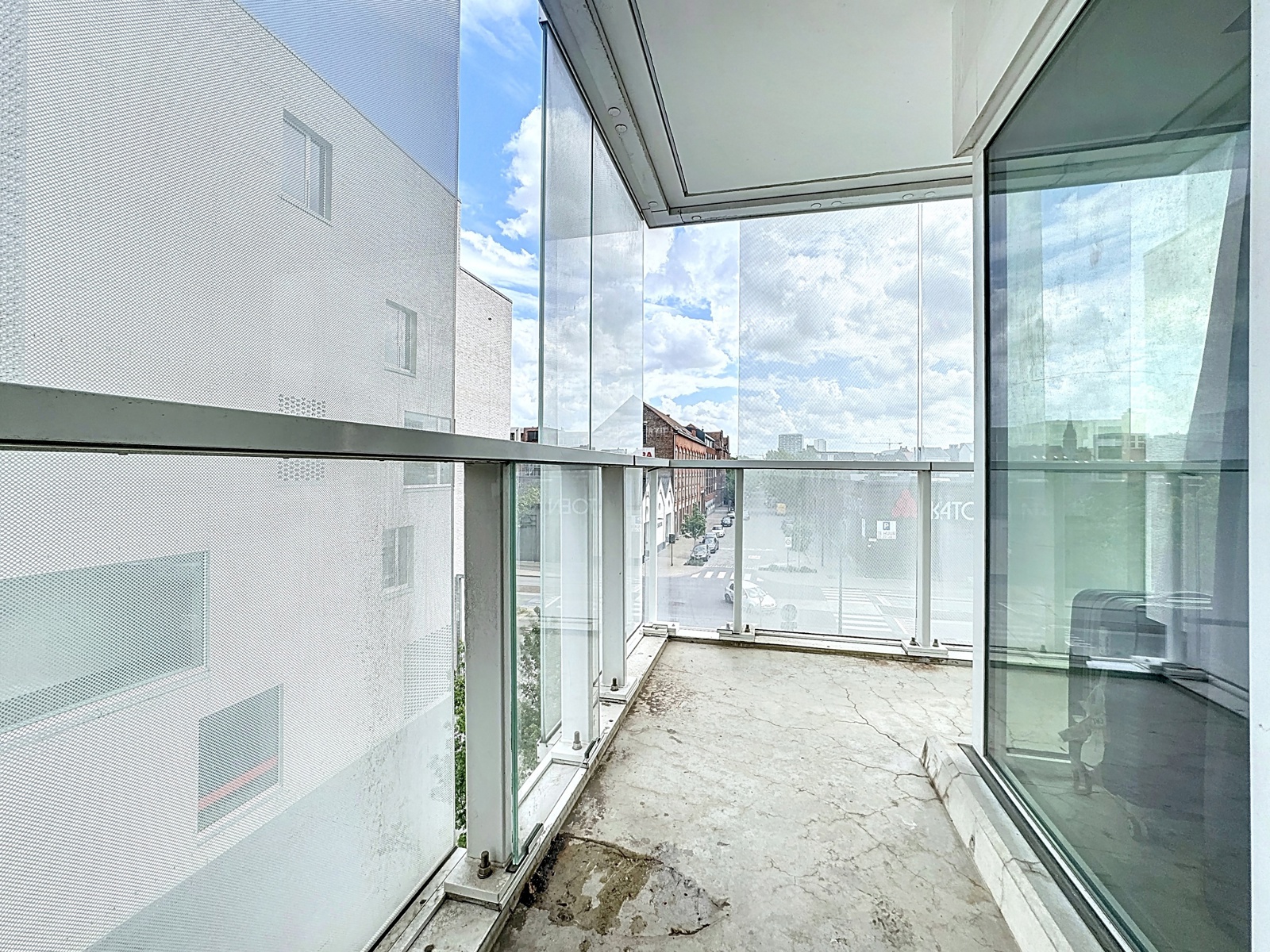 Studentenkamer met terras, kelder en parking. - foto 5