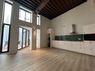 Charmante en stijlvol gerenoveerde woning te huur in hartje Antwerpen – ideaal voor co-housingIn het centrum van Antwerpen, en toch rustig gelegen,...