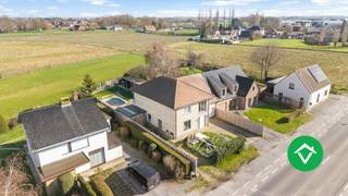 Deze woning is gelegen op een grondoppervlakte van 658 m² en bestaat uit: inkomhal - toilet - living - keuken - wasplaats - berging - garage - 1 slaapkamer / bureauruimte / praktijkruimte op het gelijkvloers - terras - tuin - buitenberging - nachthal - 3 slaapkamers - badkamer - toilet - zolder. <br /><br />Troeven van deze woning: <br />- goede ligging <br />- gunstig EPC label B<br />- attest goedgekeurde elektriciteit aanwezig<br /><br />Contacteer ons voor een bezoek.