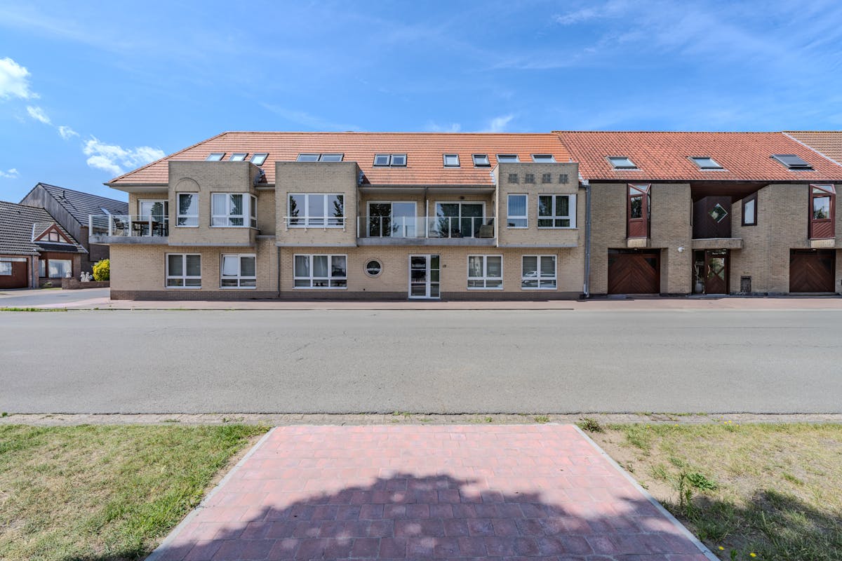 Beautiful 4 bedroom duplex apartment with terrace - photo 2