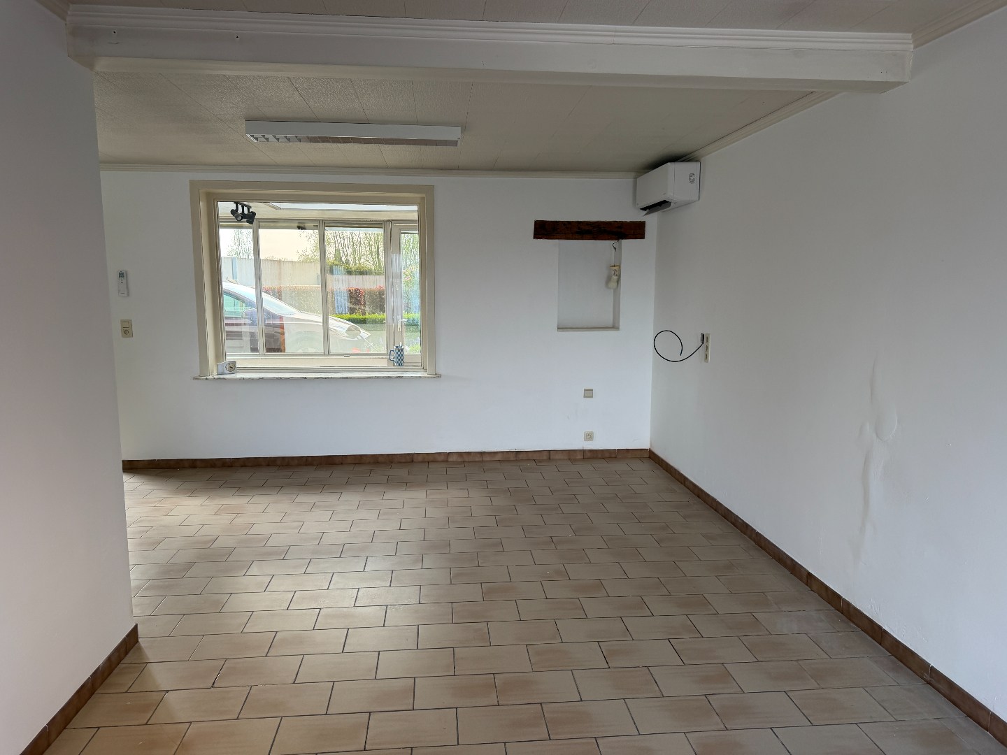 Woning met 3 slaapkamers en garage - foto 4