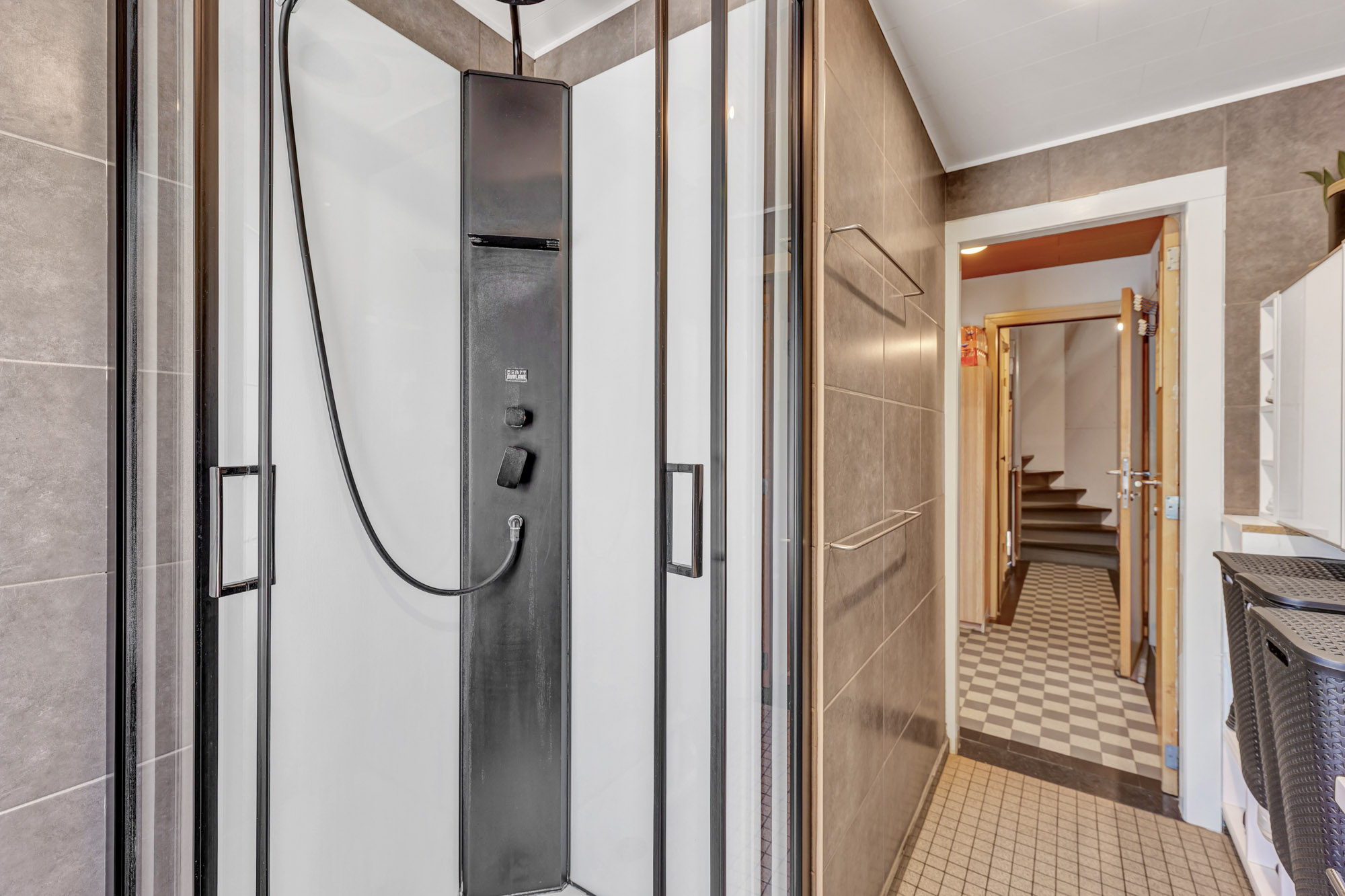 Ruime woning met garage, atelier nabij centrum - foto 5