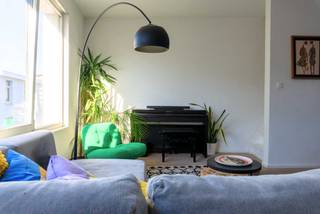 Duplex met zonneterras (lees: elke dag vakantie)Als je het appartement binnenstapt, voel je meteen het licht. Dat is ook wat mij deed vallen voor...