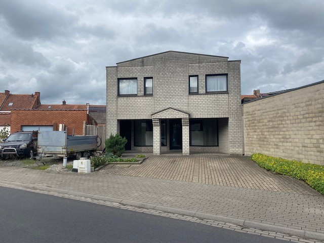 Handelspand van 220 m² met woonst te Moorsele - foto 1