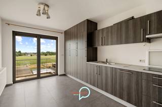 Voor meer info of een bezoek contacteer Sebastian op het nummer 0497 12 60 26 of mail naar sebastian@properties-makelaars.beOntdek dit lichtrijke en...