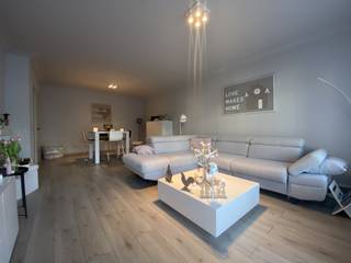 <p><span>Découvrez ce bel appartement agréable et bien agencé situé au premier étage d'un immeuble soigné avec ascenseur. Grâce aux grandes baies vitrées, le spacieux séjour bénéficie dune abondante luminosité naturelle. Depuis le séjour, vous avez un accès direct à une grande terrasse qui se prolonge jusqu'à la cuisine.</span></p><p><span>La cuisine est aménagée de manière pratique et moderne et dispose également d'un accès à la terrasse.</span></p><p><span>L'appartement comprend en outre deux chambres confortables, qui donnent toutes deux accès à une seconde terrasse. Il dispose également dun débarras pratique, dune armoire vestiaire dans le hall dentrée, dun WC séparé ainsi que dune salle de douche soignée.</span></p><p><span>Parmi les atouts supplémentaires figurent une cave privative et un garage box fermé situé sous l'immeuble.</span></p><p><span>L'appartement est situé dans un environnement calme, tout en étant à proximité des commerces et des commodités quotidiennes, offrant ainsi une combinaison idéale entre tranquillité et accessibilité.</span></p><p><span>Les charges mensuelles sont un forfait couvrant les frais généraux de l'immeuble ainsi que la consommation privative de chauffage et deau.</span></p><p><span>Un appartement agréable, lumineux, avec des espaces extérieurs et des équipements pratiques qui mérite certainement une visite. </span></p><p><span> </span></p><p><span>Voir notre offre complète sur www.ap-p.be</span></p><p><span> </span></p>