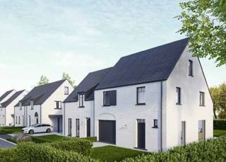 <p>Aankoop aan 6% BTW* op de constructie mogelijk! <br />(* onder voorwaarden)<br /><br />Deze nieuwe verkaveling vlakbij de Groene 62 is ideaal voor wie landelijk wil wonen, maar toch vlakbij het centrum van Gistel.<br />De energiezuinige woningen zorgen voor een stijlvolle en tijdloze uitstraling in een rustige omgeving. <br />De combinatie van verschillende type woningen zorgt voor een speelse toets in de architectuur. <br /><br />De woningen beschikken over een inkom met een gastentoilet en nis voor een vestiaire.<br />Er is mooie leefruimte met open, geïnstalleerde keuken met aanpalend een ruime berging/wasplaats..<br />Alle huizen hebben minstens 3 volwaardige slaapkamer, sommige zijn uitbreidbaar tot 4 of 5 kamers.<br />Elke woning beschikt over een badkamer met inloopdouche en aansluitingen voor een ligbad.<br />Zowel het gelijkvloers als de eerste verdieping is voorzien van vloerverwarming.<br />Elke kamer en badkamer hebben hun eigen thermostaat.<br />Alle woningen beschikken over een zolder.<br />Sommige hebben reeds een vaste trap naar de zolderverdieping.<br />Binnen het standaard lastenboek zijn er ruime budgetten voorzien, zo ben je zeker van een fijn en volledig afgewerkte woning met hoogwaardige materialen.<br /><br />De woningen zijn standaard voorzien van een aluminium carport, voorzien van een laadpunt (wallbox niet inbegrepen) of een inpandige garage.<br /><br />Wens je meer informatie over deze mooie, duurzame verkaveling? Neem dan contact op met Kris via mail naar kris.bauwens@albert.immo of bel 0470/51 04 09</p>