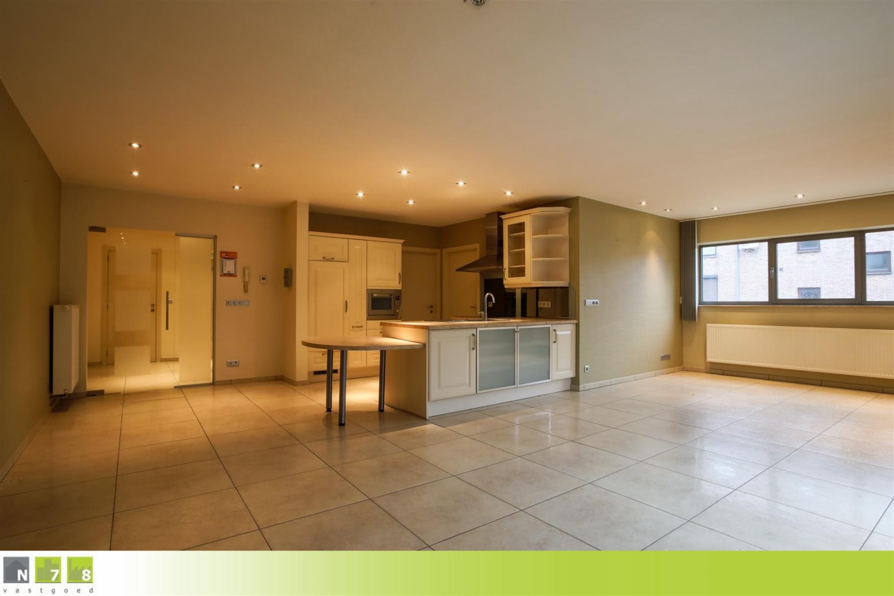 Appartement à louer à Maaseik avec 2 chambres - photo 3