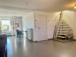 Modern duplex appartement met 1 slaapkamer, zuidgericht terras en garagebox op strategische locatie in Herentals. EPC: label B ...