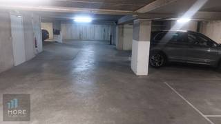 Very centrally located parking in a side street of Lippenslaan and Leopoldlaan. Close to the Zeedijk of Knokke-Centrum. Equipped with a sectional, remote-controlled communal garage door. Correct pricing....<br /><br /><br /><br /><span><strong>Lease under conditions; See www.more.be, "attachments" and subject to availability.</strong></span>