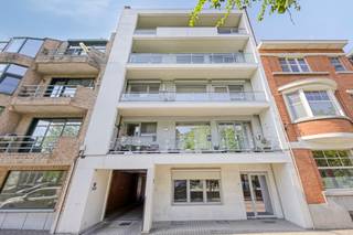 Ruim 3-slaapkamer appartement (penthouse) in het centrum van Tienen met o.a. een bewoonbare oppervlakte 133 m², 3 slaapkamers, 2 terrassen,...