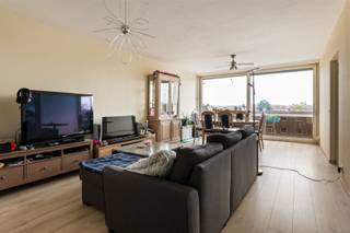 Move-in ready apartment between the center of Schoten the Vordenstein park.Close to stores and schools and easily accessible via public...