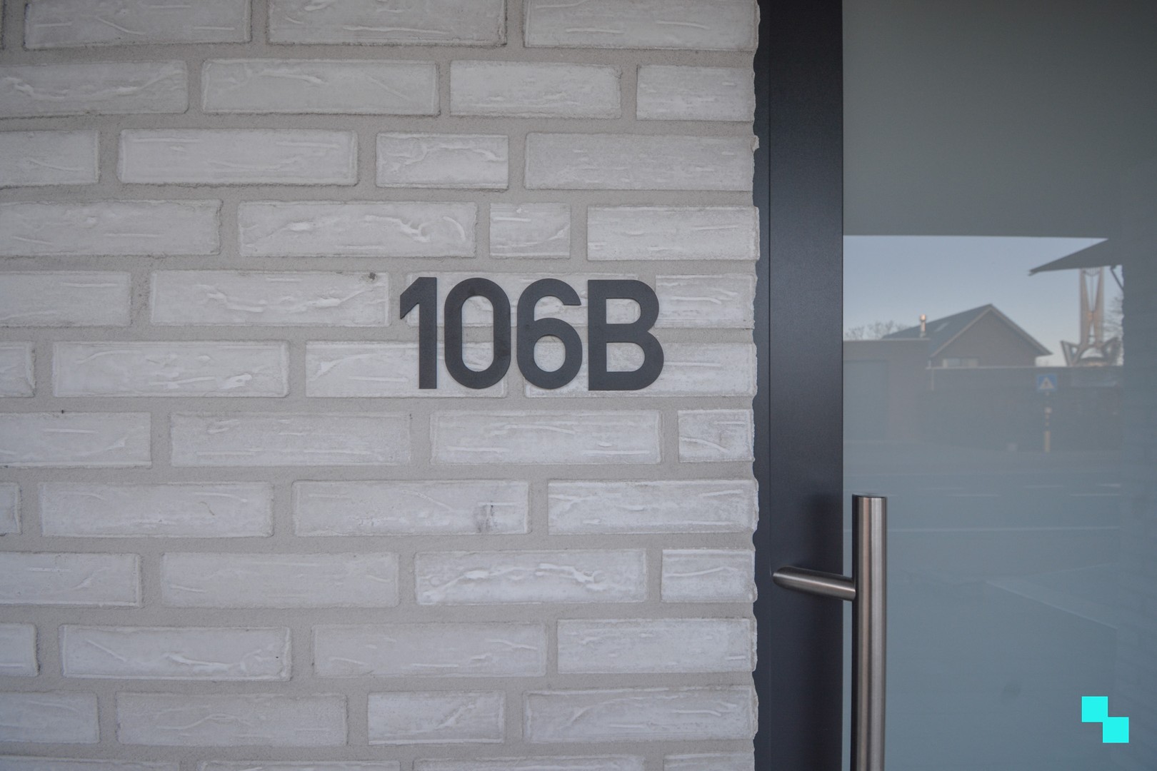 Volleidg afgewerkte nieuwbouwwoning met carport te Sleihage - foto 2