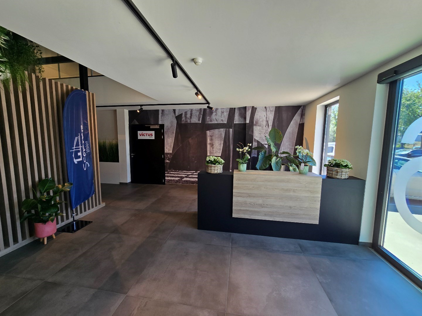 Terbeschikkingstelling van infrastructuur in vernieuwde kantoren met parking, 160m², Genk-Noord - foto 3