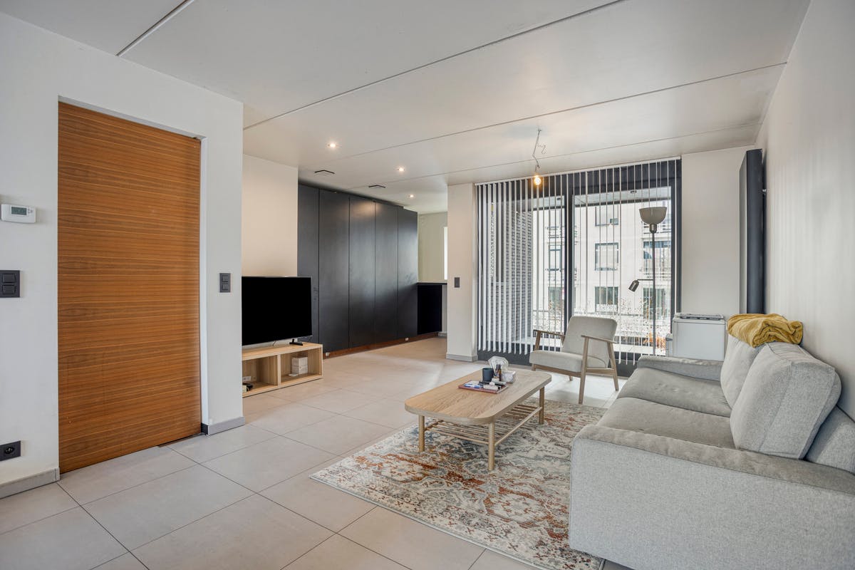 Ruim triplexappartement met 3 slaapkamers - foto 3