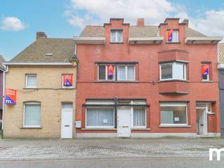 Bent u op zoek naar een woning in een centrale buurt? Deze woning in Deerlijk biedt alles wat u zoekt! Met een grondoppervlakte van 180 m² en...