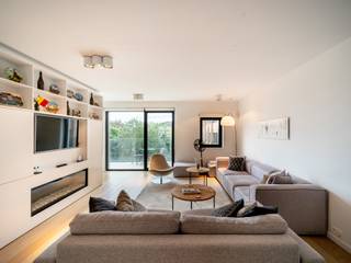 Ideally located between Montgomery and the Parc de Woluwé, close to shops, furnished apartment with a gross surface area according to PEB of ±145...