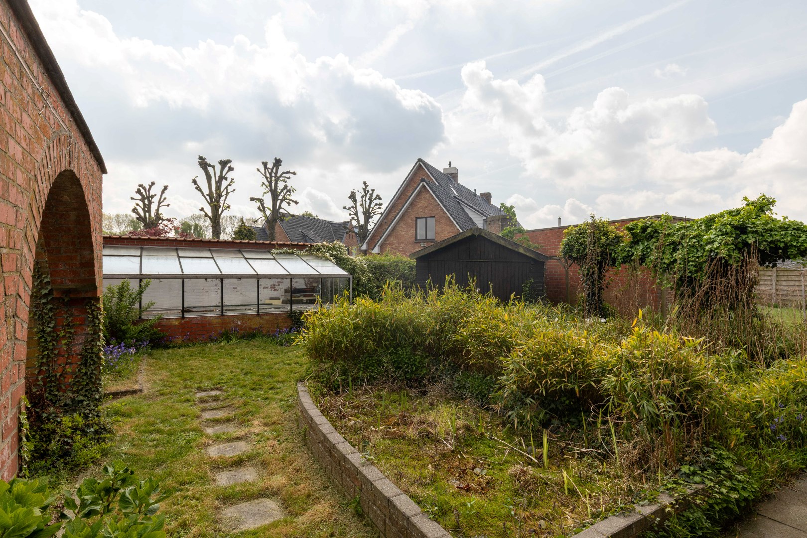 Karaktervolle woning met garage, tuin en veel potentieel in Brugse rand - foto 5
