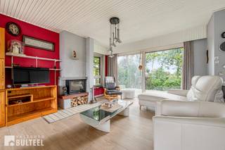 Rustig gelegen in de nabijheid van het centrum, bevindt zich deze mooie, alleenstaande woning op een groot perceel. De woning straalt de...