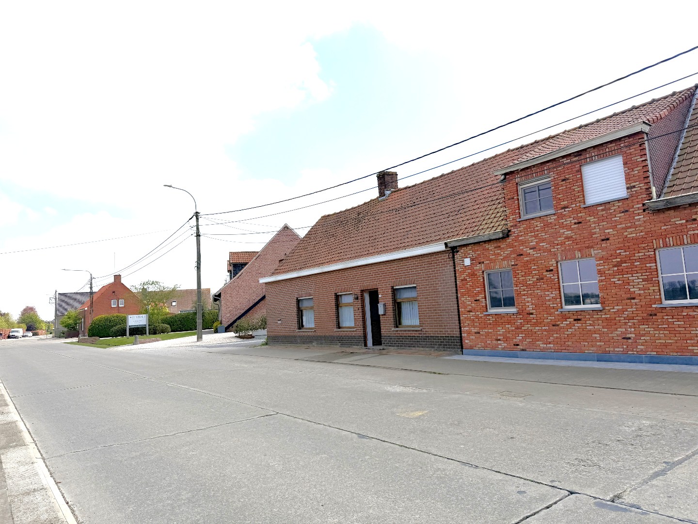 Woning met 3 slaapkamers en garage - foto 2