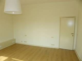 VERY SPACIOUS DUPLEX APARTMENT WITH OUTSIDE TERRACE.ATTENTION : NOT FOR STUDENTS !  RESIDENCE OBLIGATORY.COHOUSING PERMITTED (max 3 persons). This...