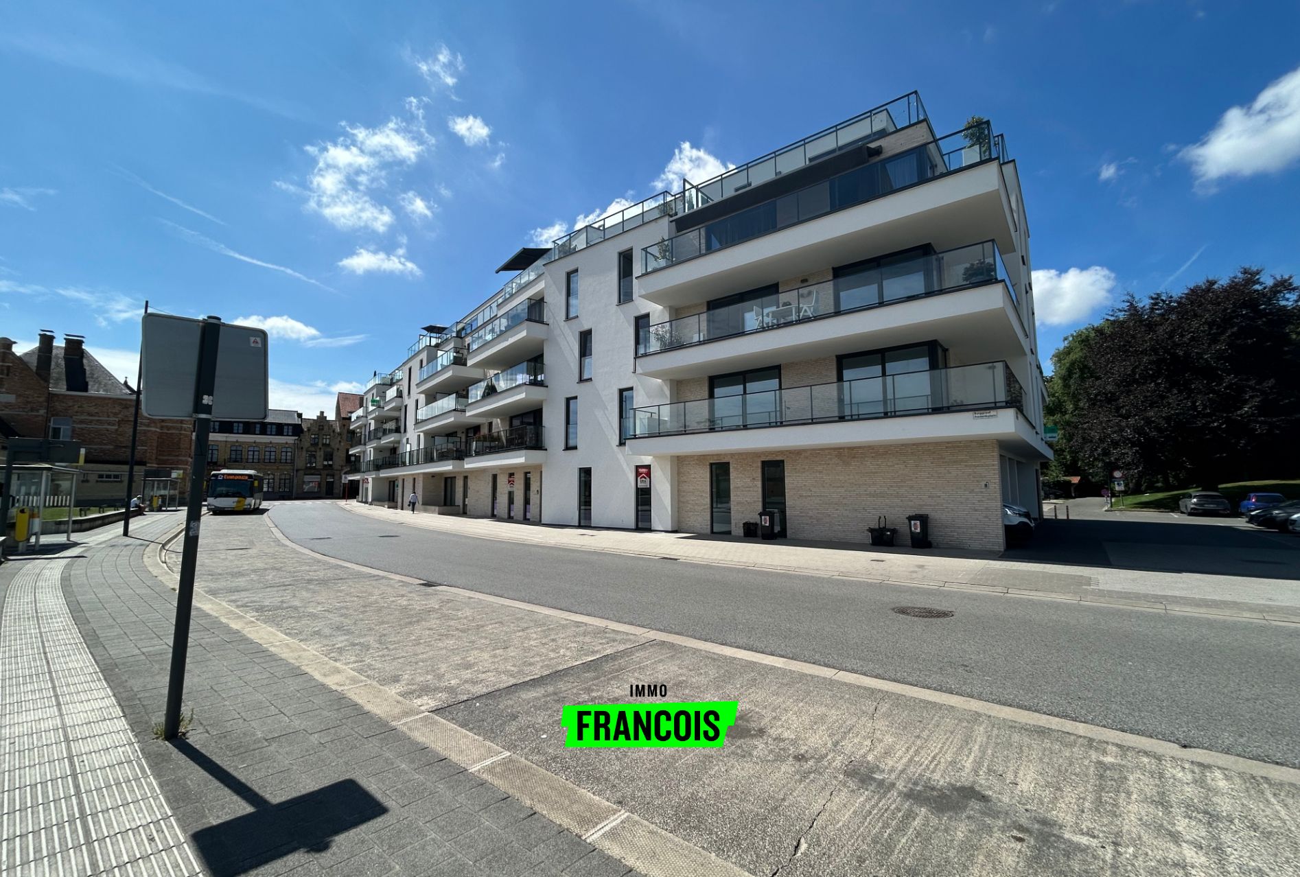 Ruim appartement met 3 slaapkamers op een top locatie in Diksmuide! - foto 2