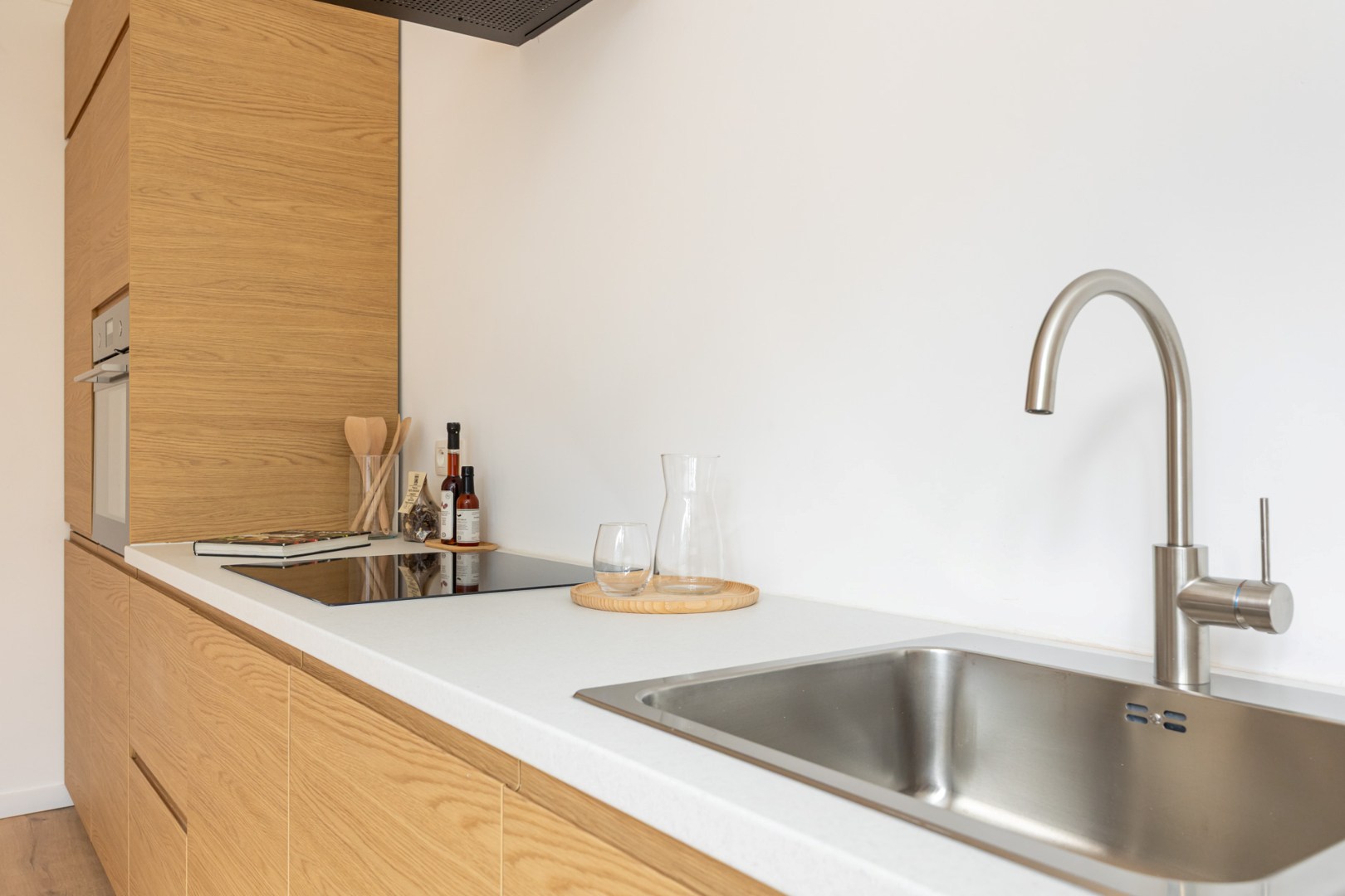 Gerenoveerd appartement met terras te Antwerpen! - foto 4