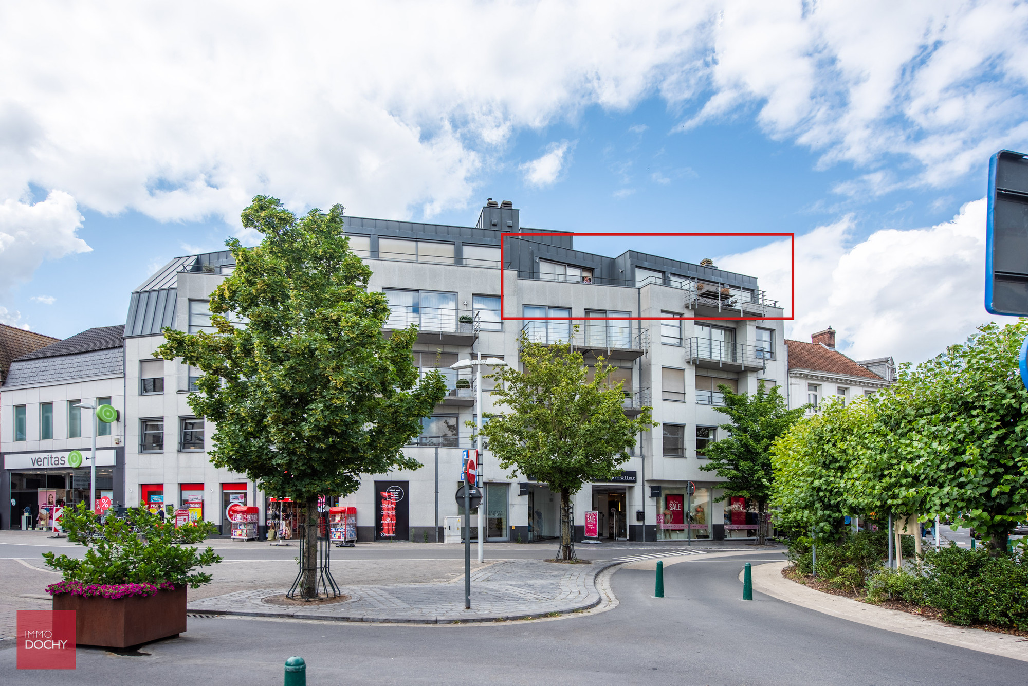 Heel ruim appartement op topligging met zicht op de markt - foto 1