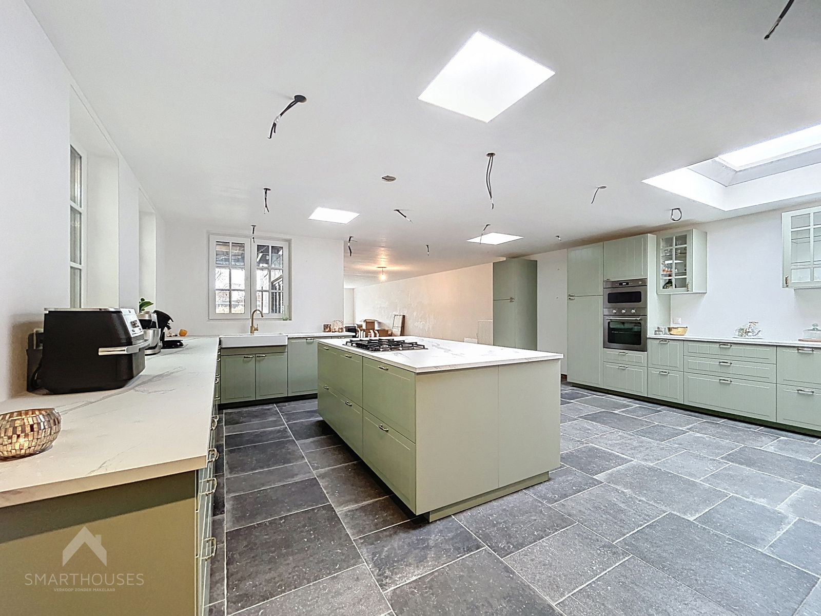 Ruime burgerwoning met polyvalent bijgebouw en grote tuin - foto 5