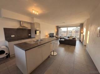 Ruim 1-slaapkamerappartement met 2 terrassen en autostaanplaats op een toplocatie in het centrum van Bree. ALGEMEEN: * Appartement gelegen op de...