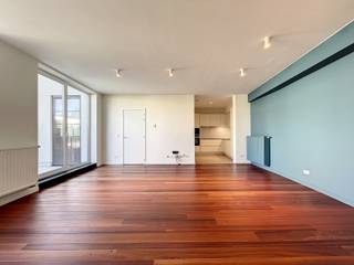 BEZOEK AANVRAGEN VIA IMMODAVINCI.BE!LIGGINGDit prachtige appartement is gelegen aan de Kortrijksepoortstraat in Gent. Van deze locatie bent u slechts...