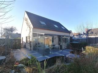 Ontdek deze vrijstaande woning op een uitstekende ligging in een rustige doodlopende straat, op een ruime kavel van 735 m². De woning biedt onder...