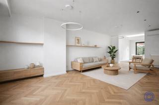 Informatie woningWelkom op de Du Chastellei, één van de mooiste lanen van Merksem! Deze stijlvolle en verrassend ruime woning combineert...