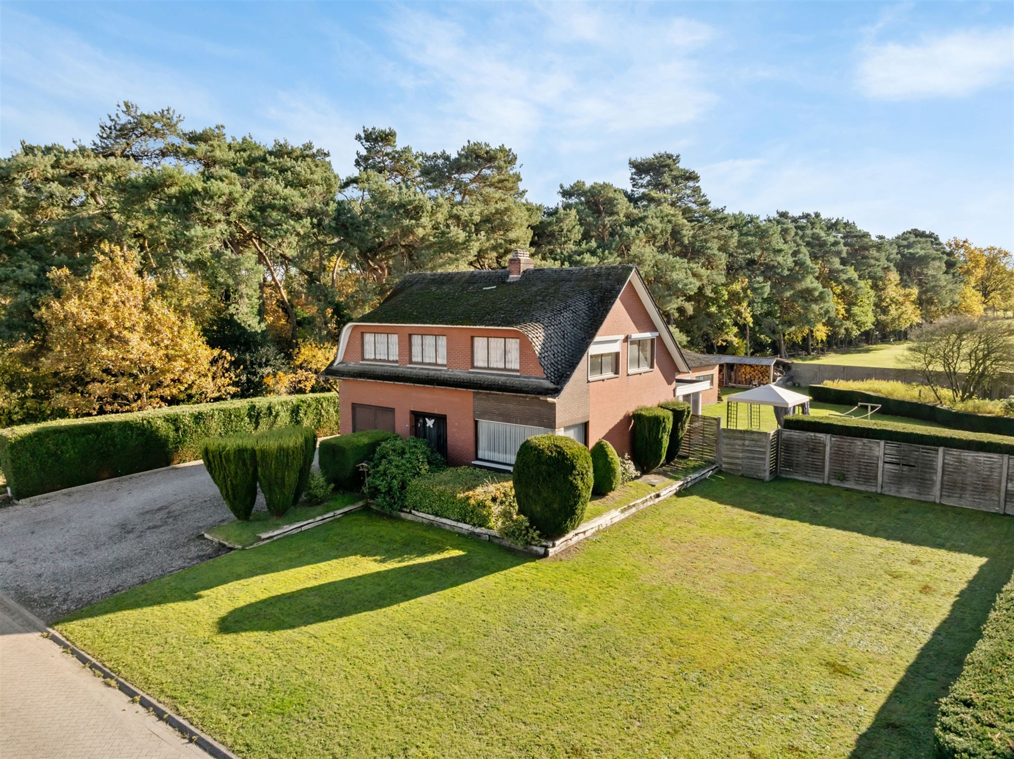 STATIGE, RUIME WONING OP MOOI PERCEEL OP PRACHTIGE LIGGING!  - foto 1