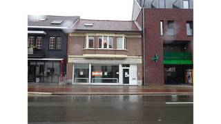 Een gunstig gelegen handelshuis in het centrum van Oostmalle bestaande op het gelijkvloers uit een ruime handelsruimte van ongeveer 130 m2...