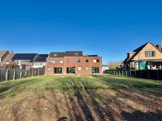  2 Nieuwbouwwoningen  te Broekstraat 245 en 247 Eine, Oudenaarde INDELINGJe komt de gesloten bebouwing binnen langs de inkomhal met...