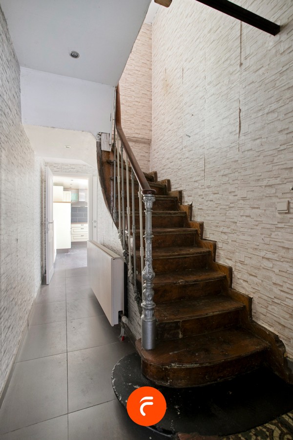 Statige herenwoning in het centrum van Harelbeke - foto 4