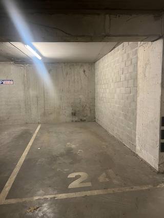 Ondergrondse parkeerplaats  te huur aan Residentie Ter Linde te Waregem.staanplaats 24Huurprijs: €67/maand. Beschikbaar omiddellijk Interesse? Bel...