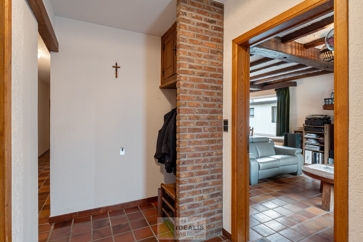 IDEALIS VASTGOED - EENGEZINSWONING MET 4 SLAAPKAMERS OP EEN AANGENAAM PERCEEL VAN 8A 71CA! - foto 4