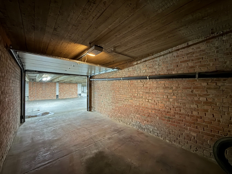 Uitstekend gelegen garagebox nabij Citadelpark en Sint-Pietersstation - foto 4