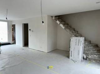Ruim en lichtrijk duplex appartement met 2 slaapkamers in LierDit moderne duplex appartement maakt deel uit van een kleinschalig nieuwbouwproject en...