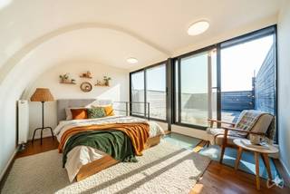 Infos : bruxelles.ouest@weinvest.be ou 02 315 77 22 | Ontdek dit prachtige duplexappartement van 146 m², een zeldzaam goed met mooie volumes...