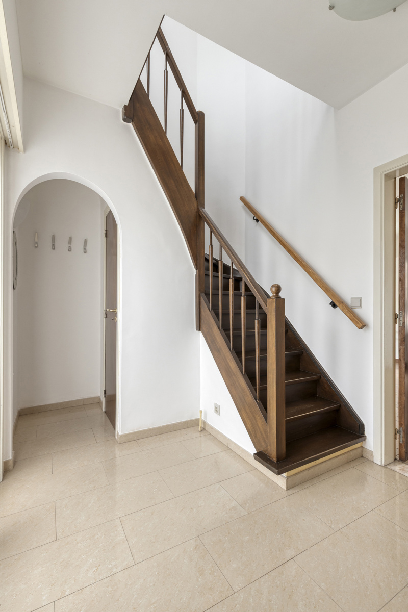 Gunstig gelegen villa met 3 slaapkamers, garage en tuin - foto 5