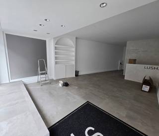 In de bruisende Leuvensestraat, één van de drukste en meest commerciële straten van Vilvoorde, bevindt zich dit veelzijdige...