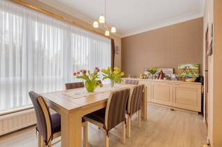 Op zoek naar een huis te koop in Vilvoorde? Ontdek deze prachtige bel-etage woning op een toplocatie! Met het centrum en alle faciliteiten...