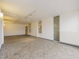 Wij bieden u deze kantoorruimte te huur aan, ideaal gelegen in de nabijheid van Antwerpen. Dankzij de uitstekende ligging is het pand...