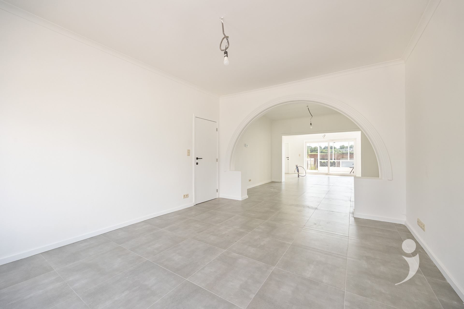 Karaktervolle, volledig gerenoveerde woning met 4 slaapkamers, 2 badkamers en zonnige tuin! - foto 4