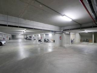 <p><span><span>Cette place de parking bénéficie d'un emplacement idéal au cœur de la ville, à quelques pas du Meir, des commerces, des restaurants et des transports en commun. Située dans un parking couvert facilement accessible, elle offre une solution pratique à ceux qui souhaitent se garer en toute sécurité et en plein centre d'Anvers. Disponible immédiatement</span></span></p>