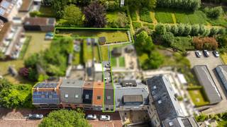 Op een bijzonder locatie aan het gezellige plein van de Markt in Rumst bevindt zich deze instapklare woning met een prachtig perceel van maar...